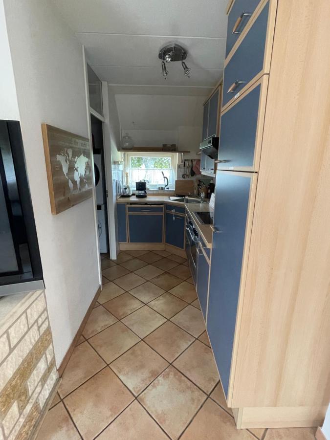 Freistehendes Ferienhaus Am See Naehe Roermond Heel エクステリア 写真