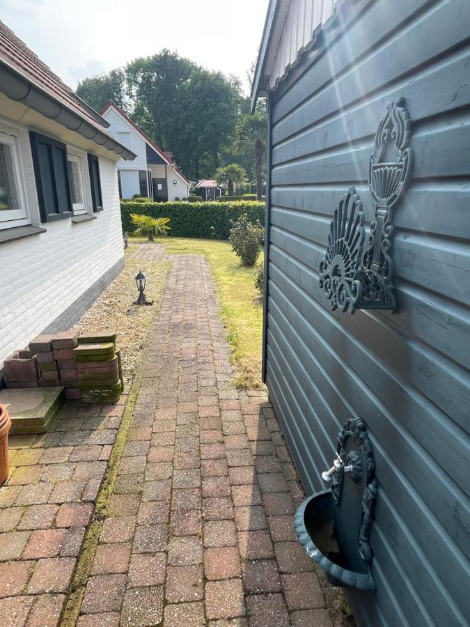 Freistehendes Ferienhaus Am See Naehe Roermond Heel エクステリア 写真